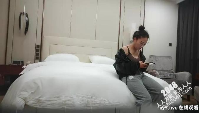 [探花偷拍]ONE-0044 人肉打桩机接着第二场 耐操熟女手指扣逼口交 抬腿大幅度抽插骑坐快速猛操