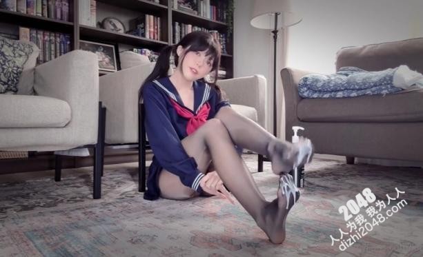 【MP4】[国产自拍]AAP-2047 新品，可鹽可甜，自慰狂魔，福利姬【Kittyxkum緋紅小貓】新作，結束一天的課程後放鬆一下