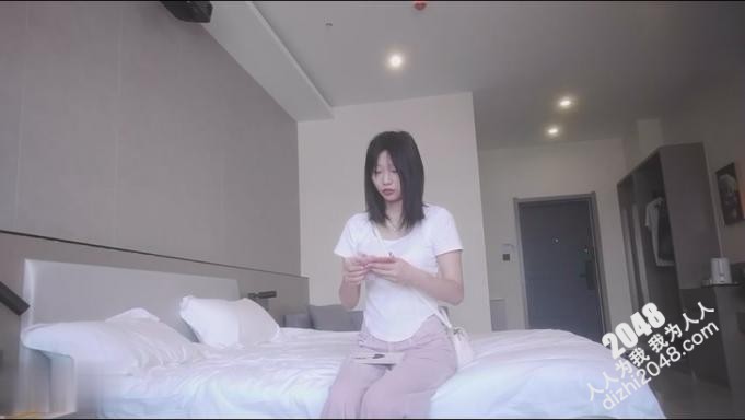 【MP4】[盗摄偷拍]HSP-0200 男主说18岁的女主像赵敏
