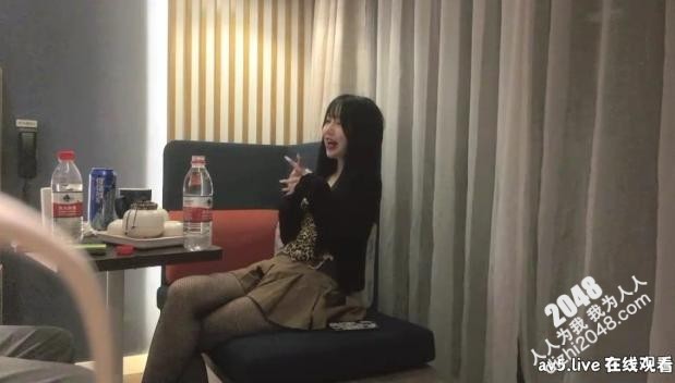 [探花偷拍]ONE-0117 短裙黑色网袜豹纹小姐姐口交活不错 撕裆猛操叫的很骚