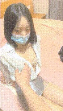 漂亮美眉 真的不大太短了 我前男友好粗握不住 快點把我操爽就行 啊啊射在我騷逼裏 身材苗條鮑魚粉嫩 被無套内射