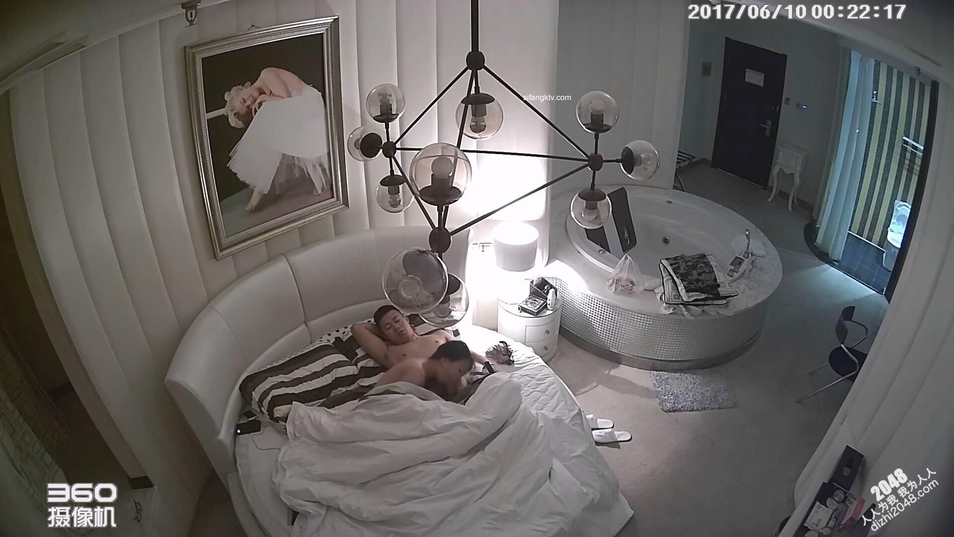 [MP4/374MB]6-10经典酒店偷拍，两对情侣约会 热恋青年+光头发私会情人