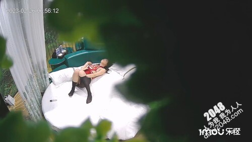 [MP4/8.2G]盜錄翹臀性癮學生妹穿黑絲制服與男友激烈啪啪淫語浪叫／綠帽大叔邀好友酒店3P苗條騷妻前吞後肏車輪戰等 16V