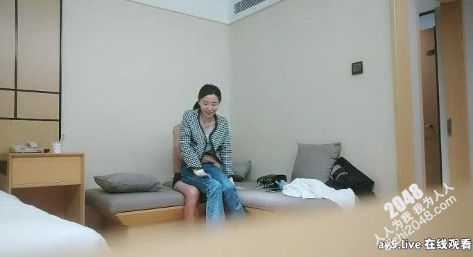 [探花偷拍]ONE-0163 精品眼镜外围女 苗条身材大长腿奶子不小穿上情趣透视装镜头前掰穴深喉骑乘打桩