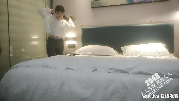 [探花偷拍]ONE-0176 极品嫩妹小姐姐脱掉内裤上位骑乘 扛起双腿抽插猛操