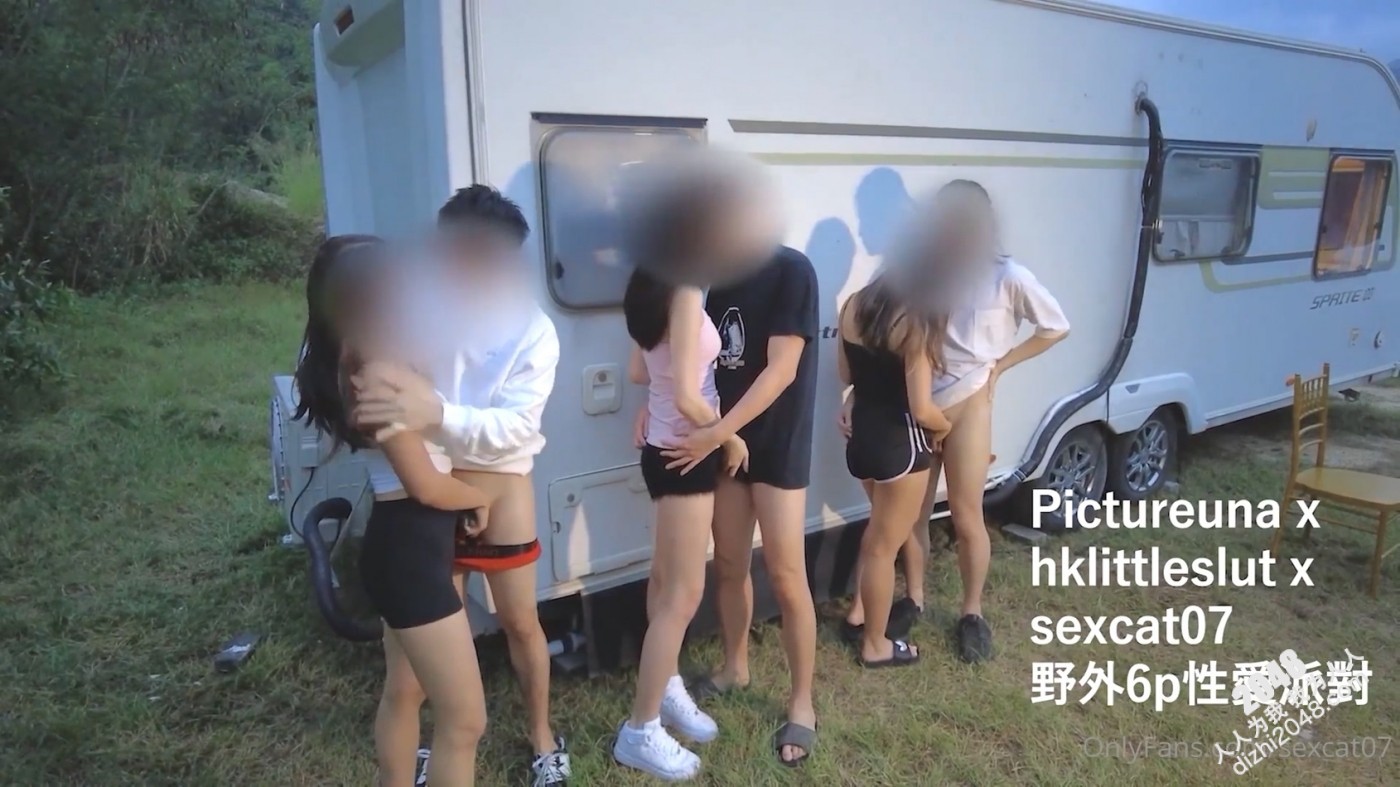 究极绿帽骚妻【性感的猫】OF剧情福利⑥，6P野战实录引诱老公朋友 (1)