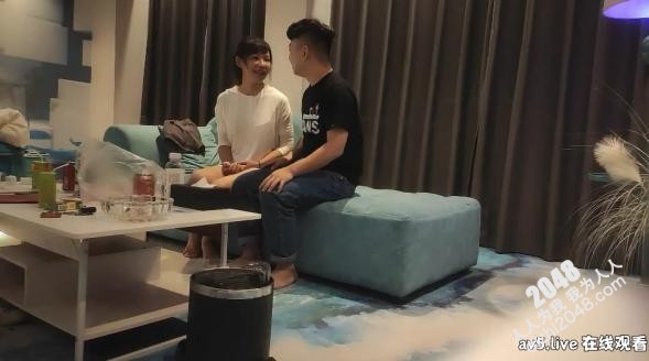 [探花偷拍]ONE-0182 忽悠给买手机约来小少妇 趴在健身球上揉穴跪在地上舔屌最后口暴