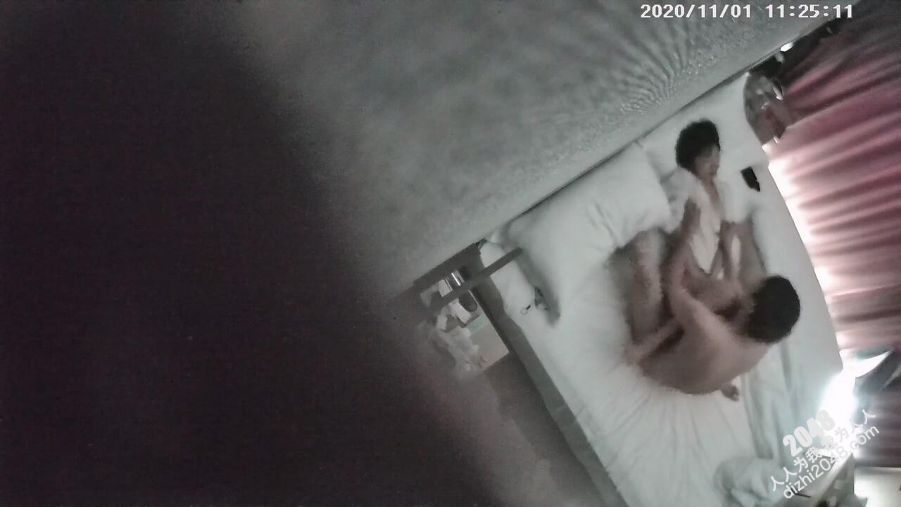 [MP4/1.26G]11-1经典酒店偷拍 短发反差妹子换上黑丝袜戴上兔耳朵秒变骚货任男友摆布