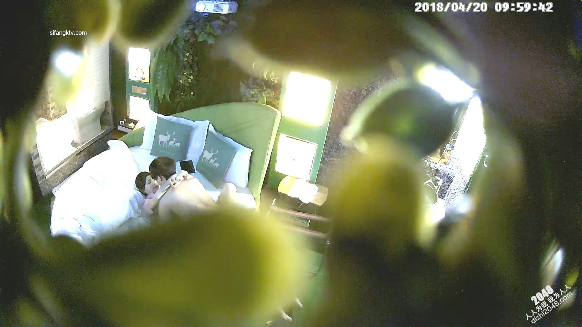 4-20经典酒店偷拍 清纯可爱学生妹被男友无情暴操，腿张开随时可操