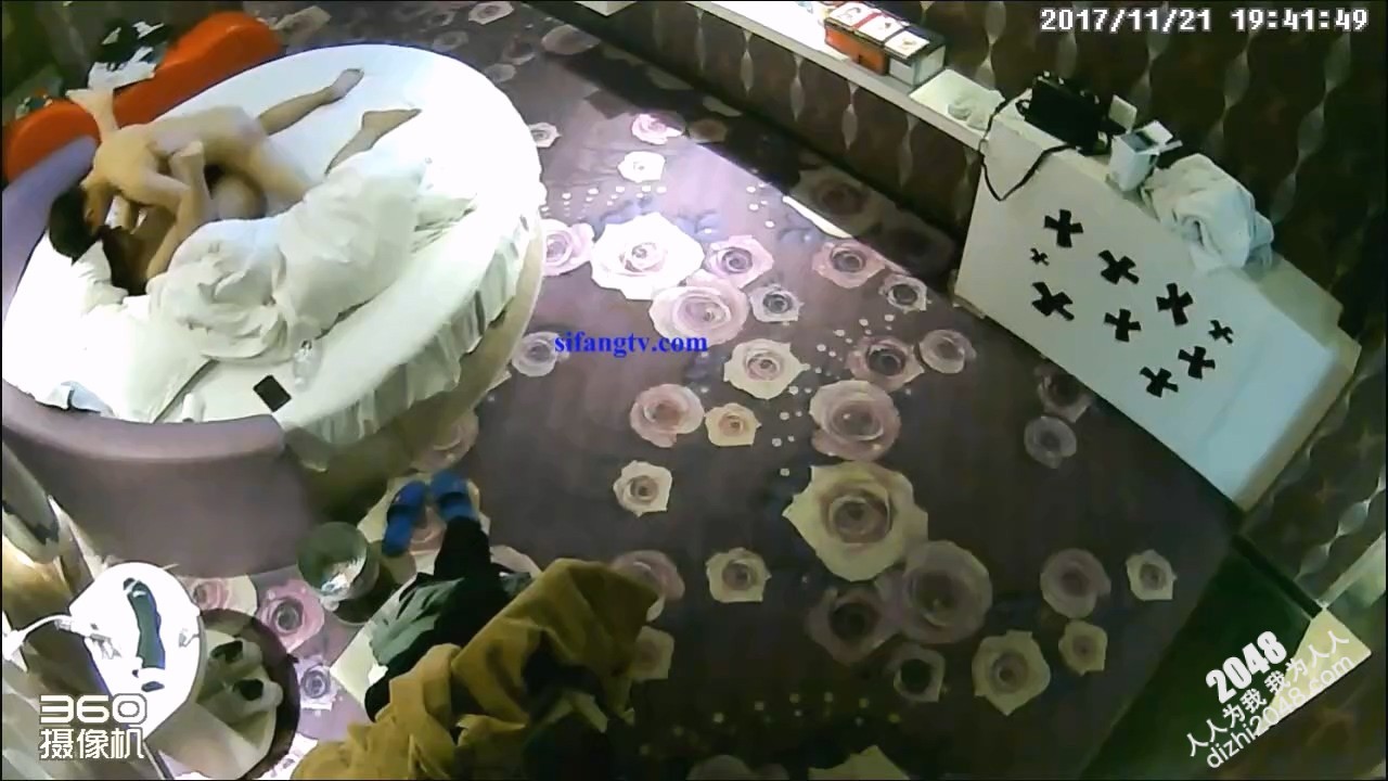 11-21经典酒店偷拍 蜜桃臀美女后入深插鲍鱼,啪啪作响