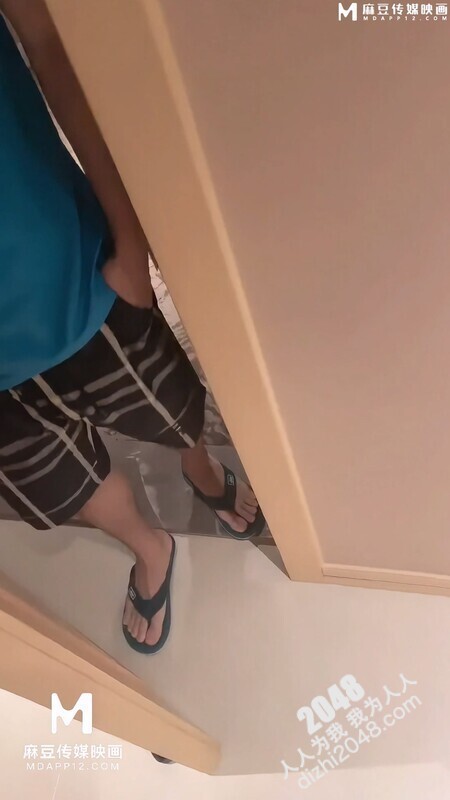 街边性❤福的饿了么外卖小哥被长腿御姐勾引送外卖到酒店结果被拿下借肉棒一用被内射真是舒服极了