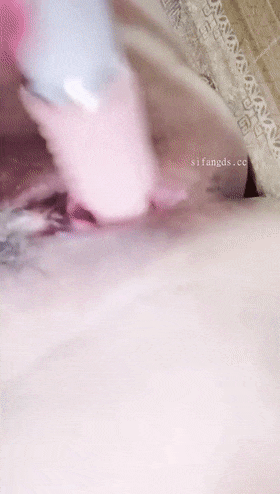 超嫩极品00后嫩妹【小橘娘】小小年纪娇嫩蜜穴就被捅成了大鸡巴爸爸的形状！ 撅高高屁股主动用小穴温暖爸爸的大鸡巴 5