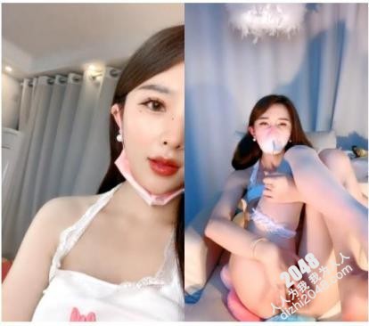 完美好身材極品模特露臉了，激情大秀直播，白絲誘惑美臀美腳，坐插道具蹂躏騷逼自慰呻吟，叫的好騷不要錯過