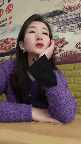 这个小少妇真不错，【明天开我吓死了】，纯天然的c罩杯美乳，风情万种眉眼间诱惑