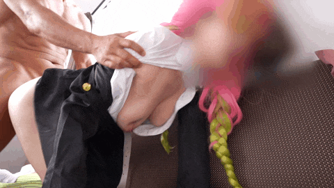H罩杯巨乳的前空姐兼女神寫真偶像