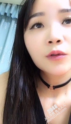 【1v304.22MB】：颜值不错骚气长发大奶子美女主播边扭边脱 菊花塞拉珠道具JJ自慰不要错过