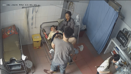 稀✅黑客破解医院妇产科监控摄像头✅完美正面角度高清偷拍几个孕妇 ✅最美年轻孕妇 阴蒂清晰可见