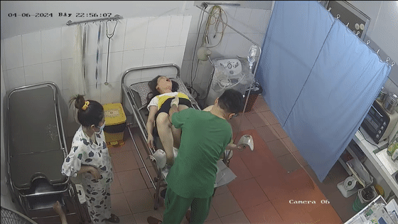 稀✅黑客破解医院妇产科监控摄像头✅完美正面角度高清偷拍几个孕妇 ✅最美年轻孕妇 阴蒂清晰可见