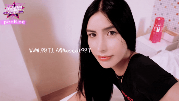 EDEA-592被內射小穴再射後吸!把精液都吃光的可愛系女大生,手被膠帶綑綁住還是要慰慰!