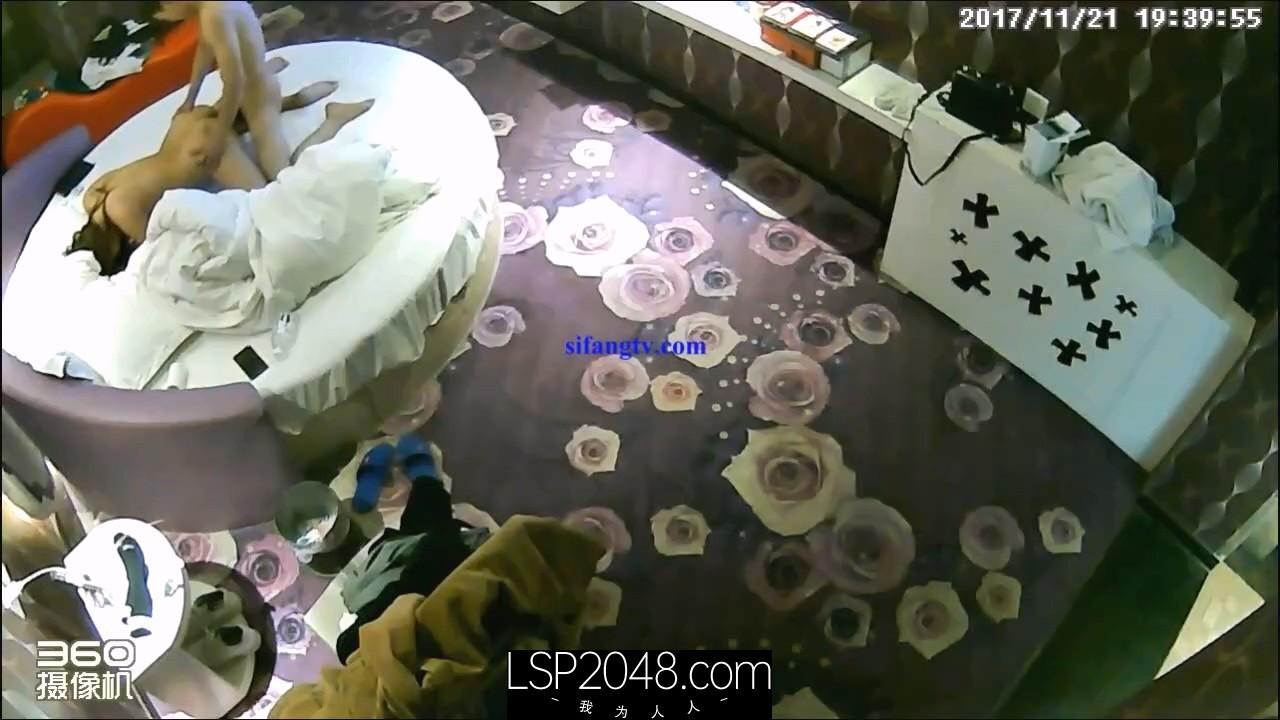 经典酒店偷拍 蜜桃臀美女后入深插鲍鱼，啪啪作响