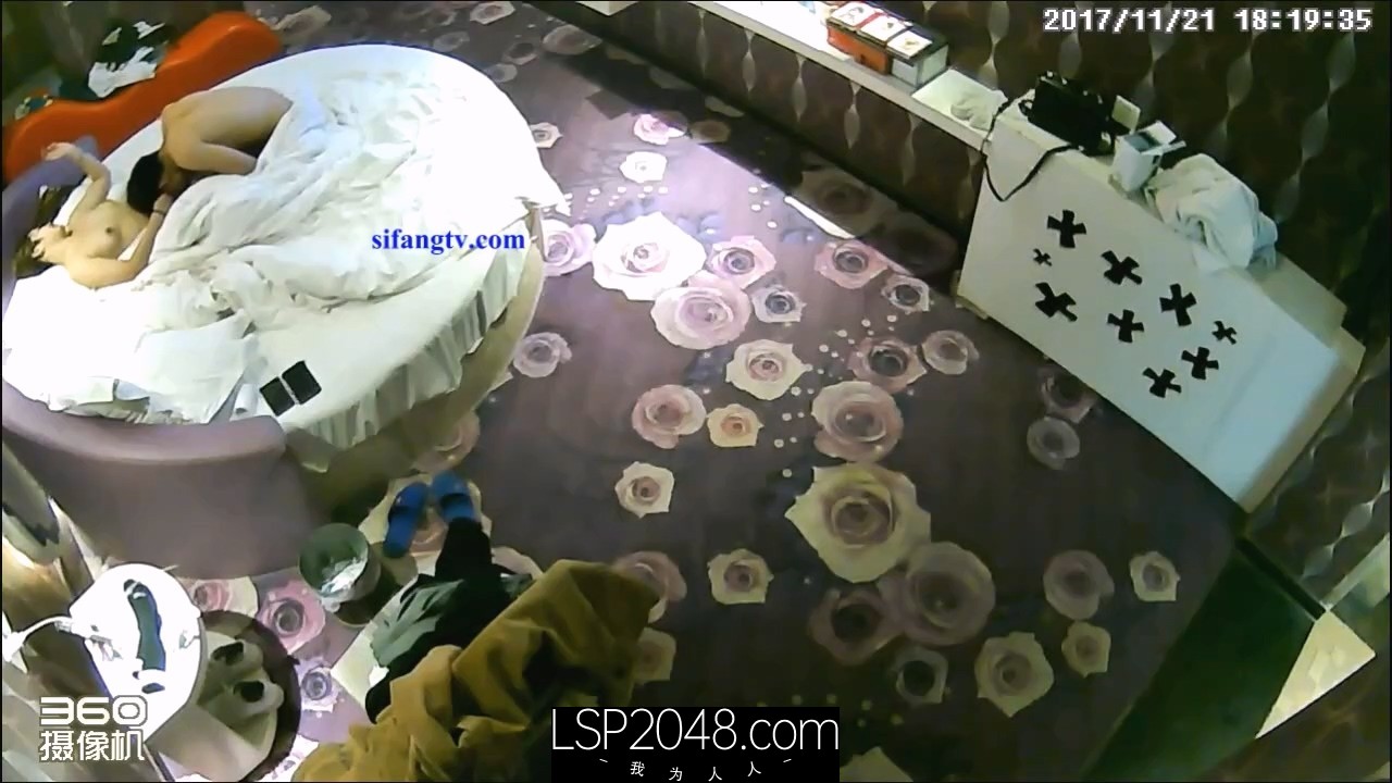 经典酒店偷拍 蜜桃臀美女后入深插鲍鱼，啪啪作响