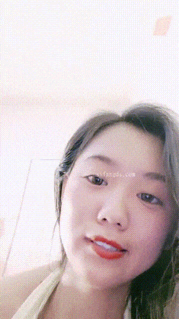 【優片】小背心丁字裤清秀新人小姐姐，喜欢玩诱惑，撩起衣服露奶子扭动，揉搓拍打多毛骚穴，掰穴特写小逼很紧致10