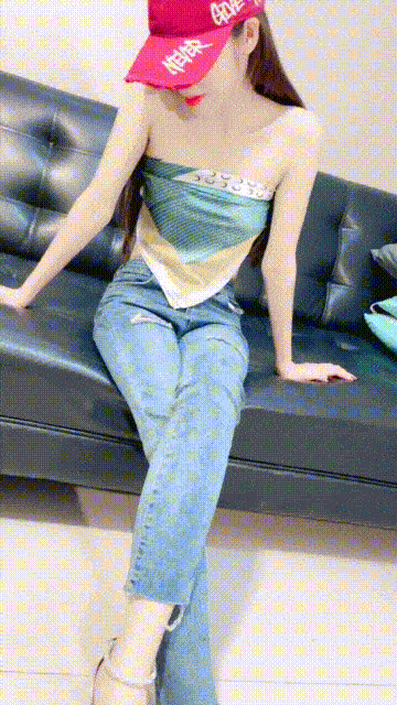 【優片】御姐【小甜心】170纤腰长腿女神 身材真是太美了 还是一个白虎一线天 解锁高难度动作 无套内射
