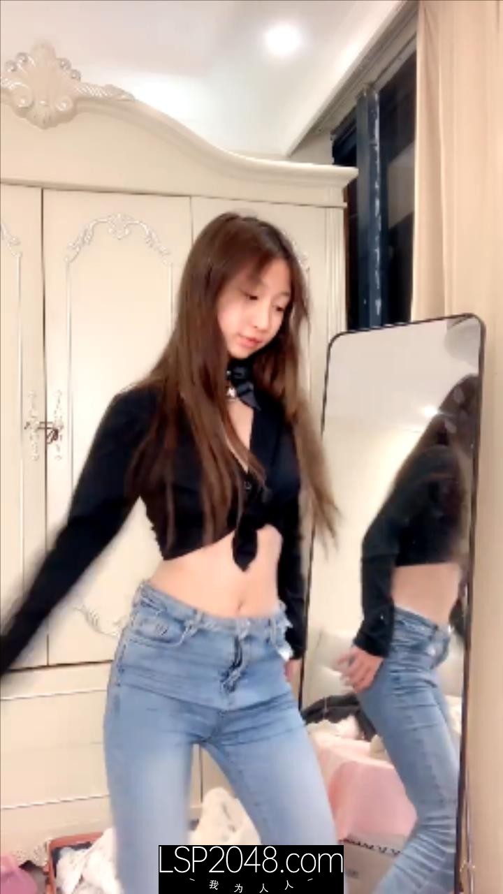 【優片】19岁清纯美乳学妹【19女娘子】宿舍偷播 和闺蜜一起互玩