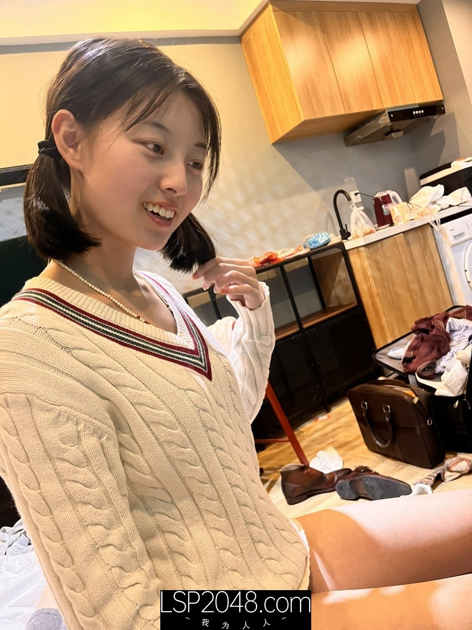 【優片】百度云泄密公司领导酒店潜规则新来的美女同事遭曝光