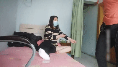 ☀探访按摩店☀城中村内找了一个轻熟女，直接无套乱艹，太爽了，没艹几下就内射了！