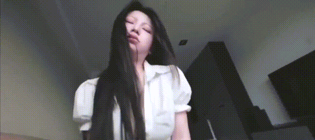 猥琐摄影师酒店潜规则极品巨乳车模还是一个人工小白虎完美露脸