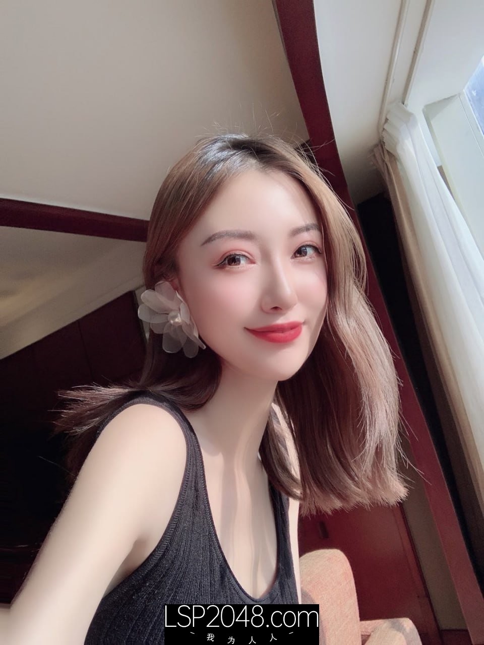 白嫩美乳视觉盛宴巅峰女神身材和脸都没有缺点 被大肉棒无套猛怼 尿尿狂喷如柱 喷的自己满身都是 穷人女神富人精盆