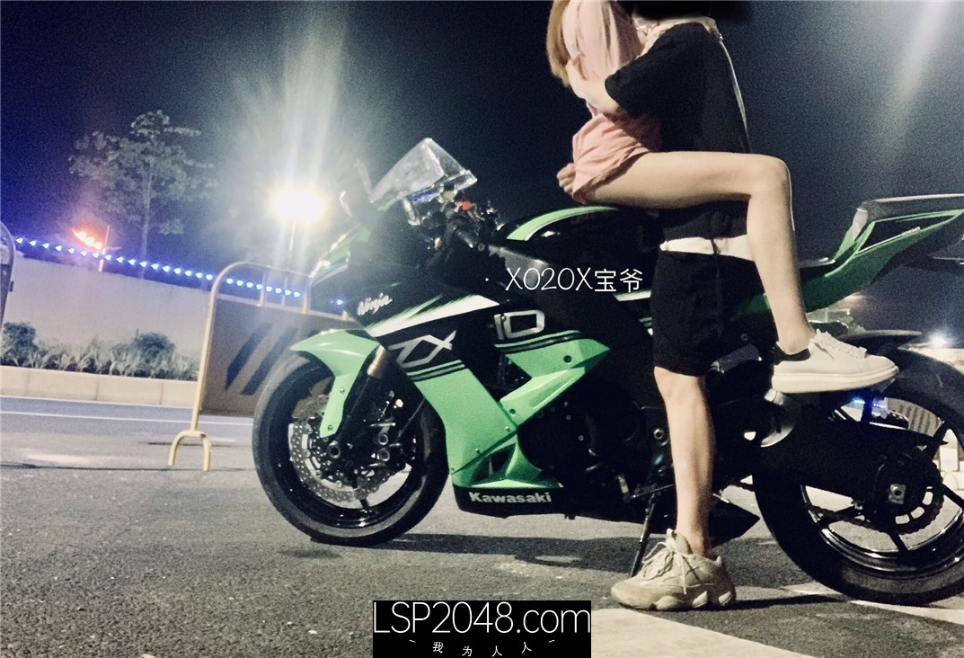 最新推特美乳女神〖X20X宝爷〗大尺度性爱私拍流出 户外露出公园跪舔 激烈3P乱操 高清私拍108P 高清720P原版收藏