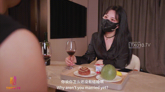 网红巨乳御姐【樱桃空空】出差情缘_女上司和男下属的疯狂之夜