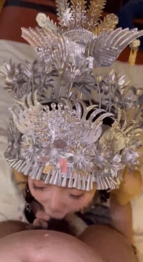 ⚫️⚫️☀最近超火的少数民族妹子,可爱乖巧的模样好喜欢唷,含着大鸡巴好爽!