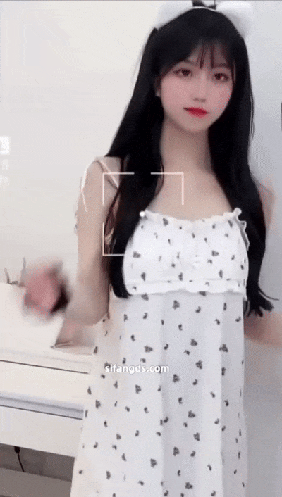 重磅泄密,抖音300万粉丝网红【天降之雯】露点洗澡撒尿,嫩妹反差婊美女,清纯的外表下一颗淫荡的心,超美