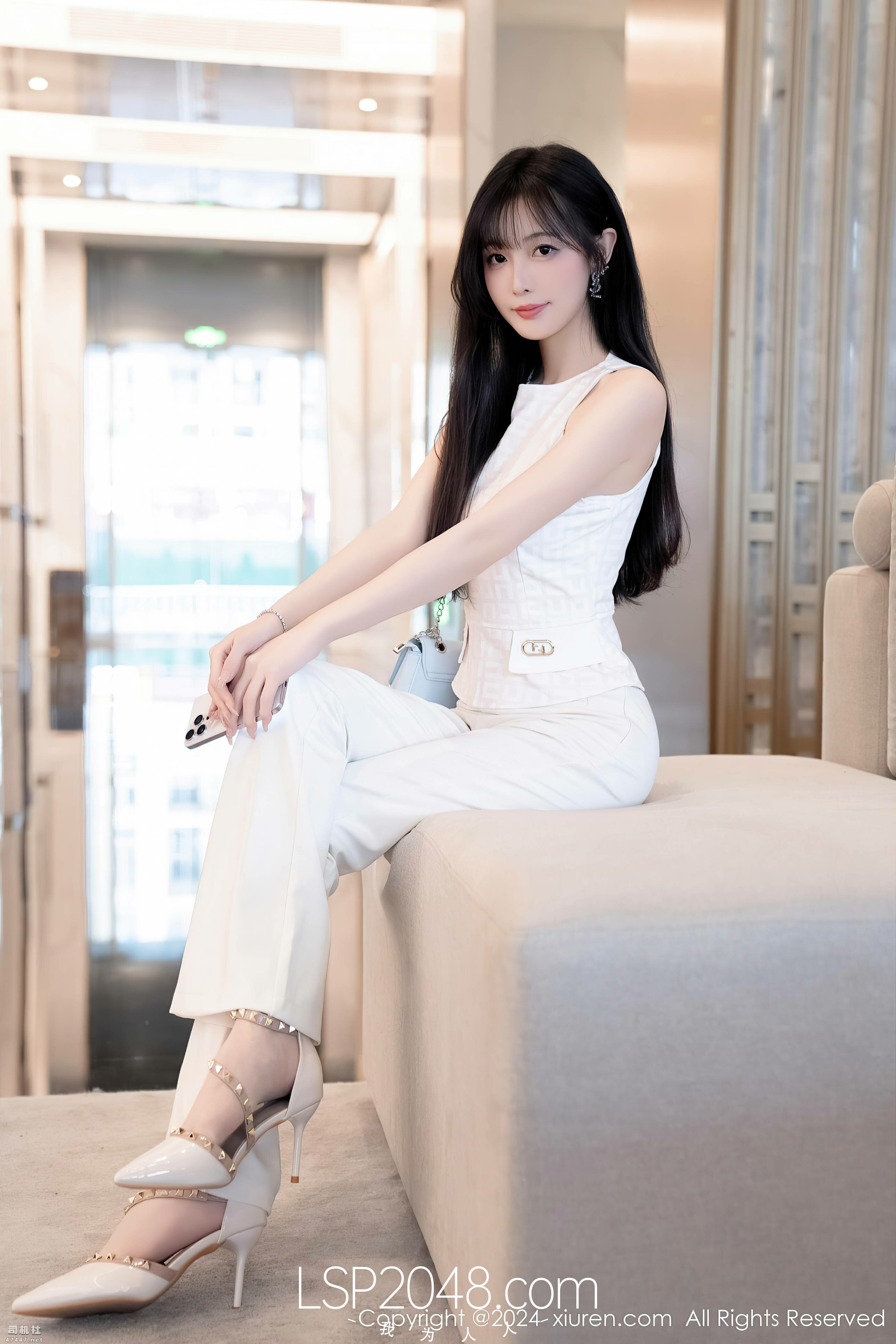  [流出]  [秀人网]林星阑 无袖白衣长裤 肉丝镂空透明内裤 [85P+744M] -魔性福利