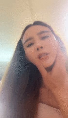 新人！網紅臉女神被幹了~【草莓醬醬】狂射一身~爽死了，顔值滿分，膚如凝脂，勾魂的小尤物，超贊