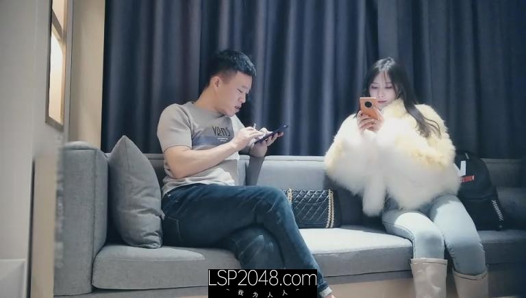 【七天极品探花】3000高价网约外围，极品女神一字马展示，超赞粉嫩鲍鱼完美展示，难忘一夜物超所值