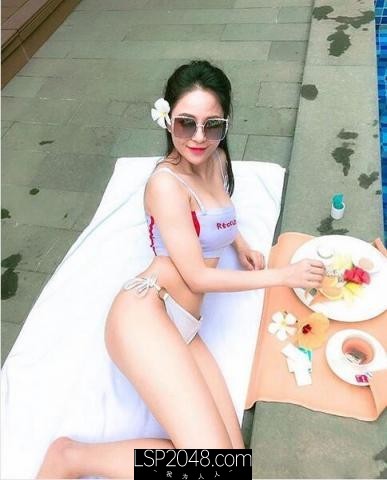 【网爆门事件流出】最新伴娘“越南黄心颖”出轨他人夫视频