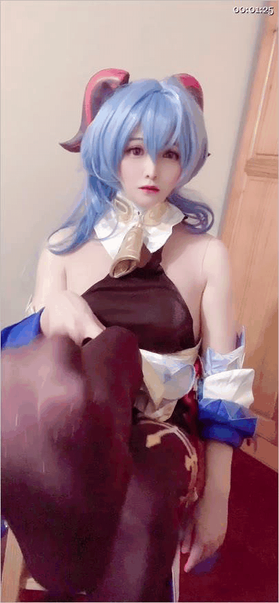 【新片速遞】✨sola酱✨sola酱也要成为双马尾✨国产极品CD自称未服药物，面容甜美精致，喜欢COS各种动漫角色[674MB/08:27/MP4]