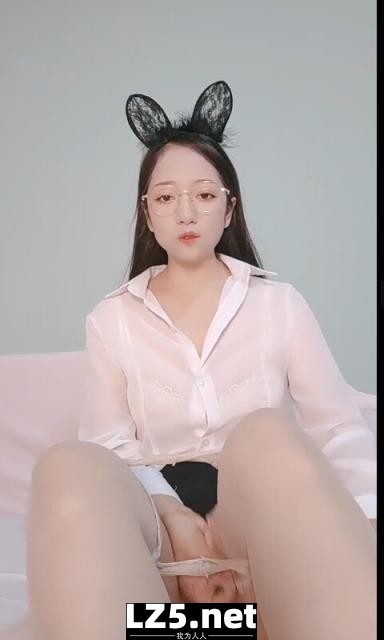 制服白襯衣露臉高挑露臉模特身材賣力口硬女上位啪啪