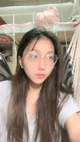 推薦正宗大學生小野貓趁着室友不再宿舍脫光給大哥們看看眼鏡妹反差婊菊花鮑魚吸引人