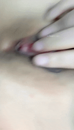 推荐oni熊又一个大美女越看越养眼羞涩的露奶露逼专属男友的少女胴体一饱眼福真美