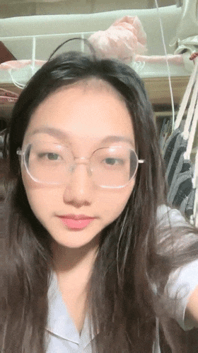 推薦正宗大學生小野貓趁着室友不再宿舍脫光給大哥們看看眼鏡妹反差婊菊花鮑魚吸引人