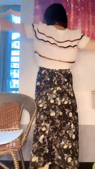 有味道的良家小少妇全程露脸直播赚外快跟狼友撩骚互动揉奶玩逼跳蛋塞逼里自慰呻吟玩弄骚奶子精彩刺激