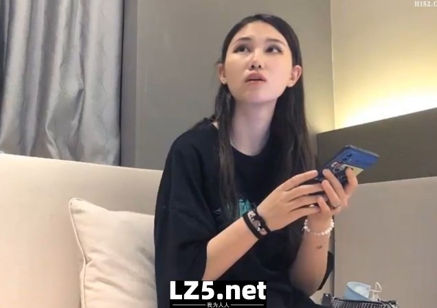 【MP4】[国产偷拍]HSP-5648 黑色宽松T恤超短裙小姐姐这风情顶不住立马让人鸡巴硬邦邦 大长腿跨坐在鸡巴上起伏套弄娇吟连连射