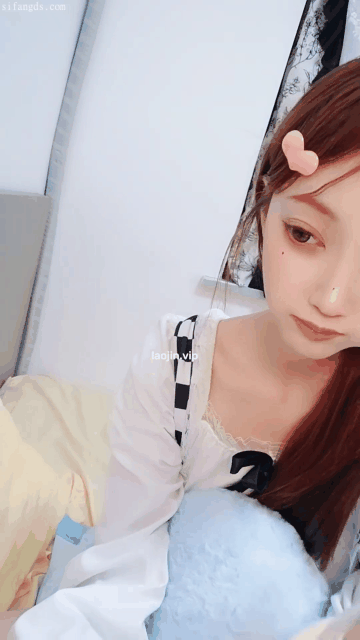 新作20岁南京校花清纯系女神吴晓尼现在的女孩质量都好高为了这个月房租也是豁出去了大尺度自慰粉穴