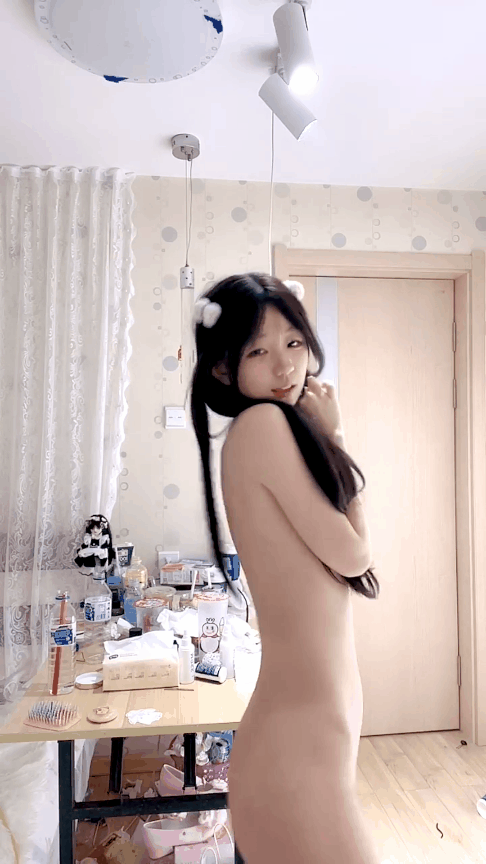  [流出]  【05洛丽塔 11V18.4G】新人学妹 绿转黄可爱娃娃脸 极品萝莉美少女~全裸骚舞~抠穴直 -魔性福利