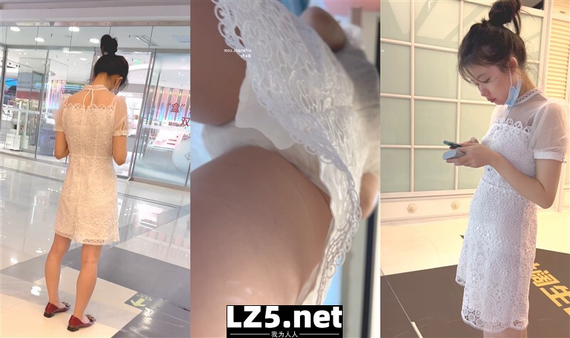 【新片速遞】【KFC】长裙学生妹商店门口玩手机人流量很大直接两腿中间CD[316M/MP4/01:07]